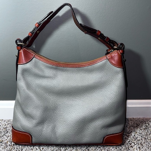 👜 Dooney & Bourke Pebble Grain Leather Hobo Shoulder Bag - Picture 3 of 12